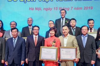 HanoTours received the title "Best international travel service business in Vietnam in 2019"